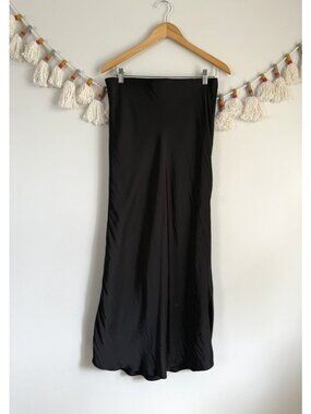 Evereve Maddie Satin Midi Skirt Pull On Modest Minimalist Feminine Dainty L